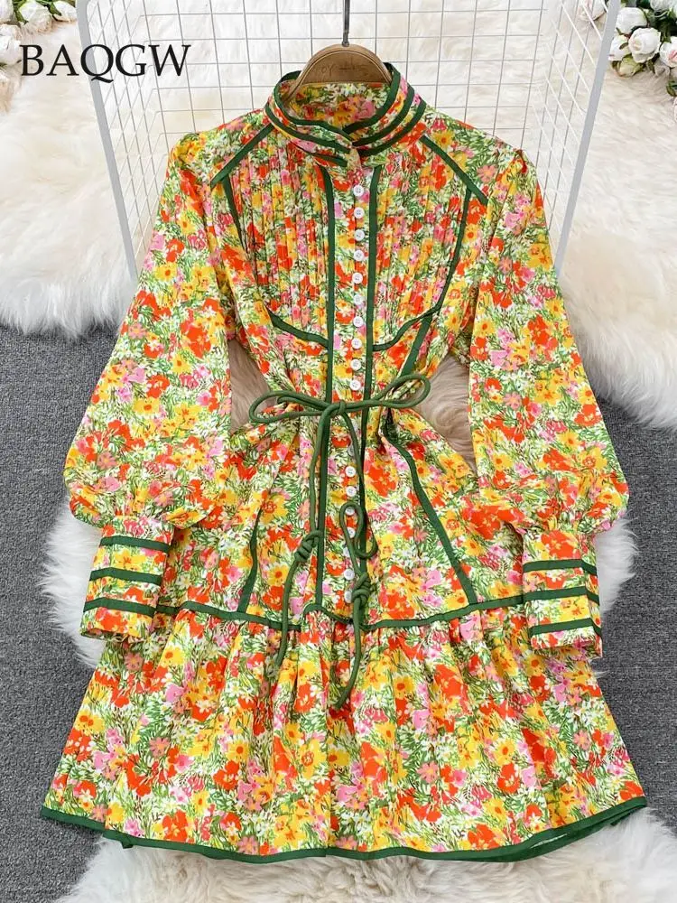 

Женское мини-платье с цветочным принтом, длинным рукавом-фонариком и воротником-стойкой