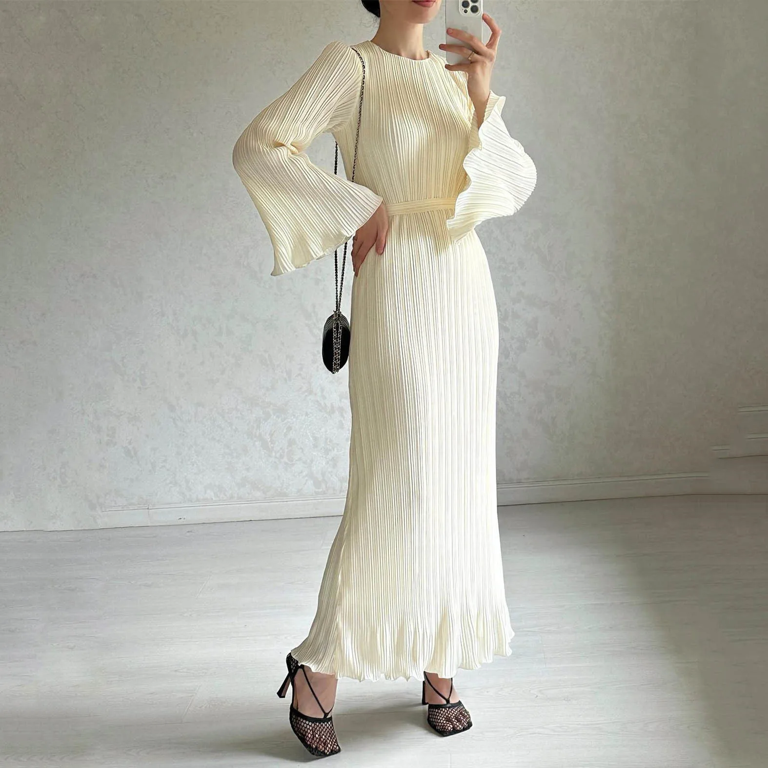 

2023 Spring And Autumn New Women's Fashion Long Skirt Female Hot Casual Solid Color Round Neck Trumpet Sleeve Pleated Dress 503