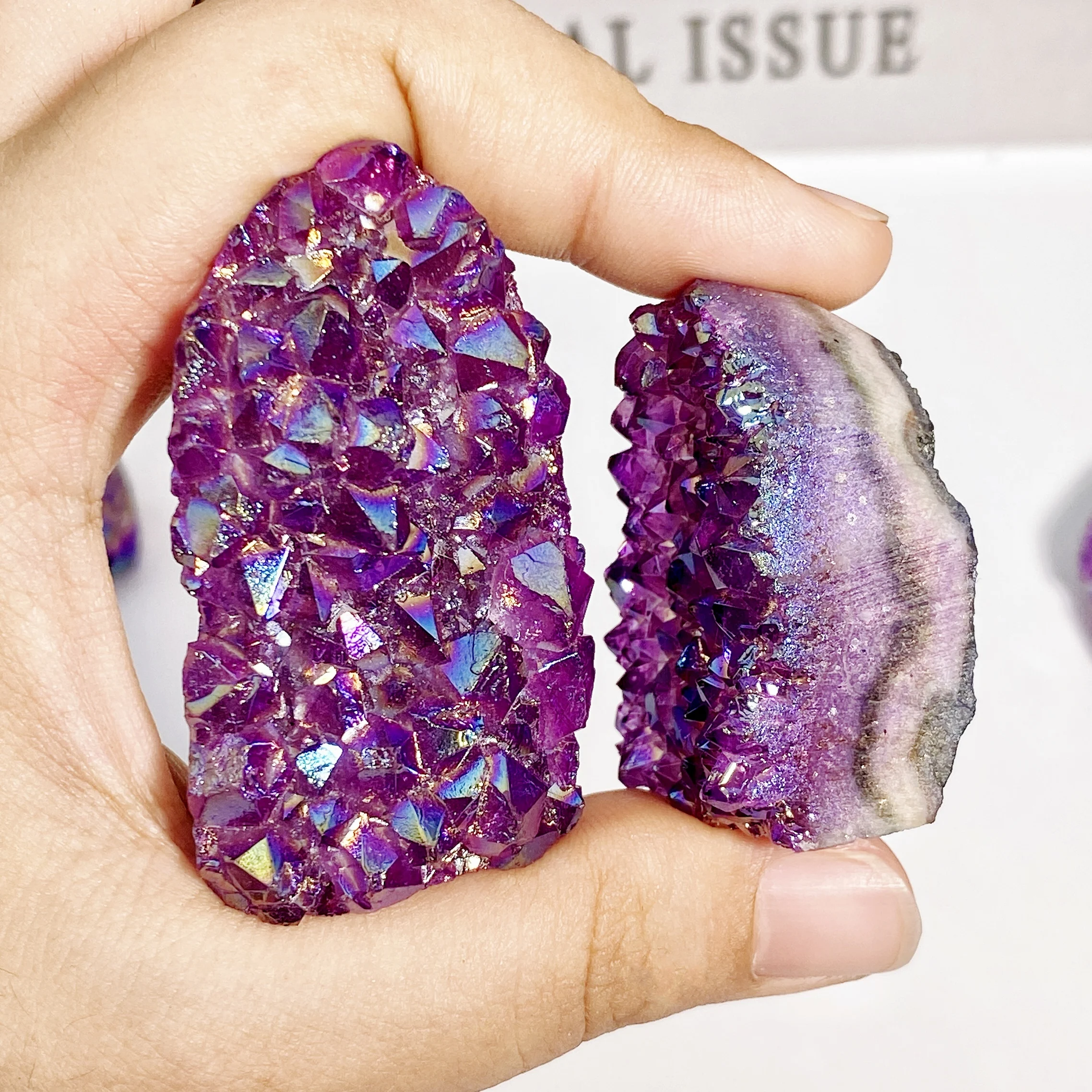 ランダム 1 個の天然アメジスト カット ベース クラスター