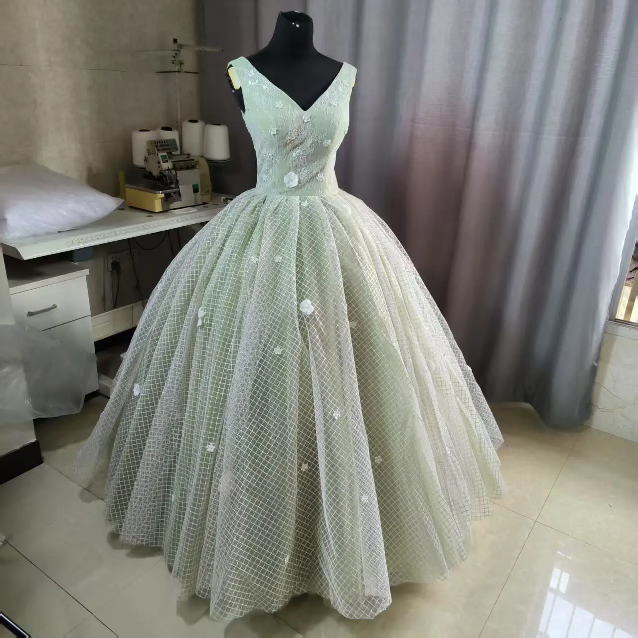 Y&M Novias New Green Quinceanera Dresses Party Prom Ball Gown Classic Lace Embroidery Bead Vintage Plus Szie