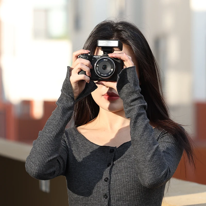 Ulanzi F12 Mini Camera Speedlite GN12 5600K with Universal Hot Shoe Mount for Sony Canon Nikon Fuji Olympus Pentax DSLR Camera