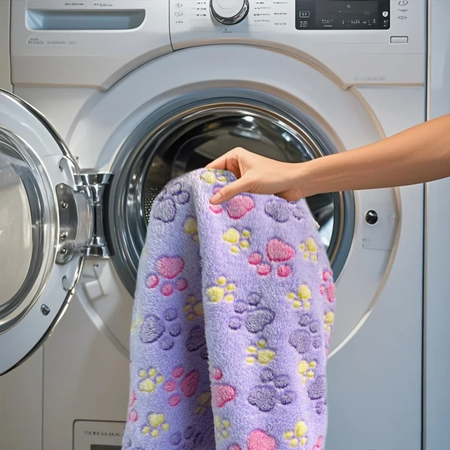 New Pet Blanket Cute Dog Paw Pattern Soft Fluffy Pet Mat High Quality Flannel Warm Comfortable Cartoon Blanket for Cat Dogs Gift 4