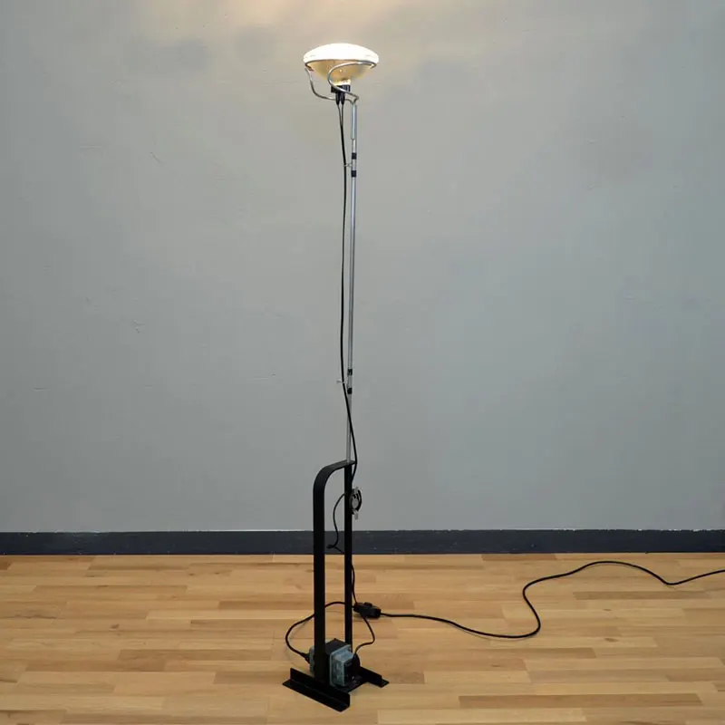 Italian floor lamp retro design style model room vertical floor lamp