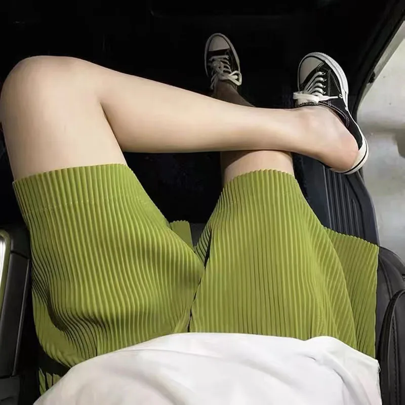 Рисунок 5 - Женские плиссированные шорты