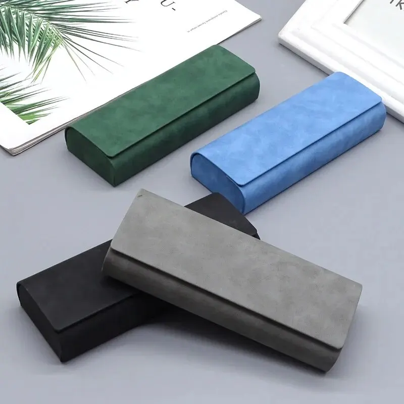 Custodia per occhiali da sole in pelle, Custodia per occhiali da sole in pelle per Wayfarer, Custodia per occhiali conciata al vegetale, realizzata a mano - Italia