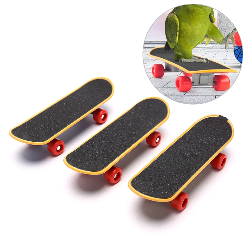 Divertente Allenamento Mini Skateboard Forniture Per Uccelli Pattini Lovebird Canarini Trespolo