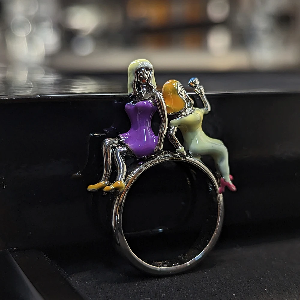 

Amorita boutique Fashion figure design ring