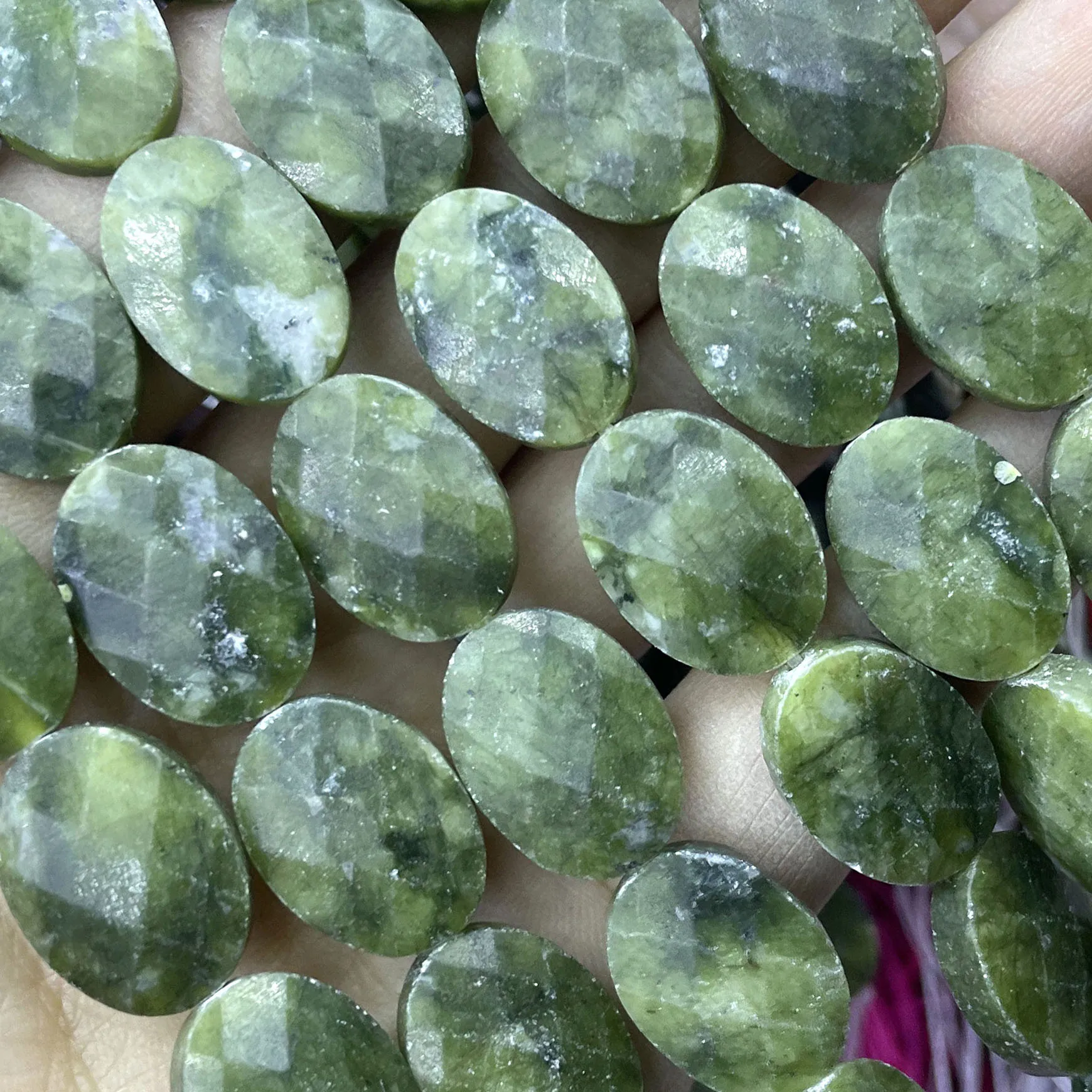 13 x 18 mm facettierte Naturstein-Abstandsperlen in ovaler Form aus Quarz-Aventurin zum Selbermachen für die Schmuckherstellung von Armbändern und Halsketten – Detail 21