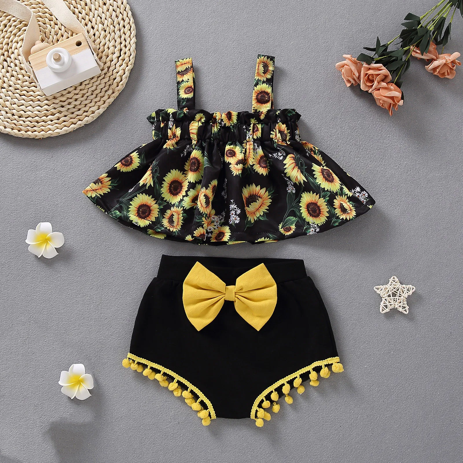 Baby Girl Floral Vest & Shorts Set 1
