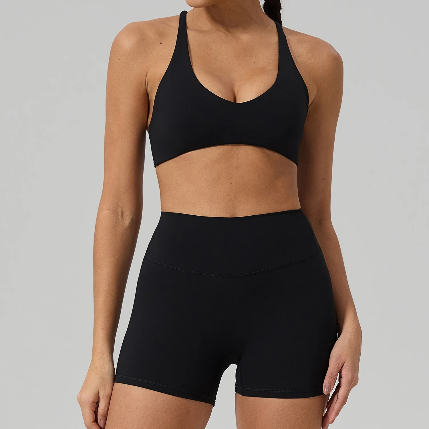 Black / M