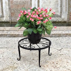 Outdoor Iron Plant Rack for Garden Display and Storage (Black)