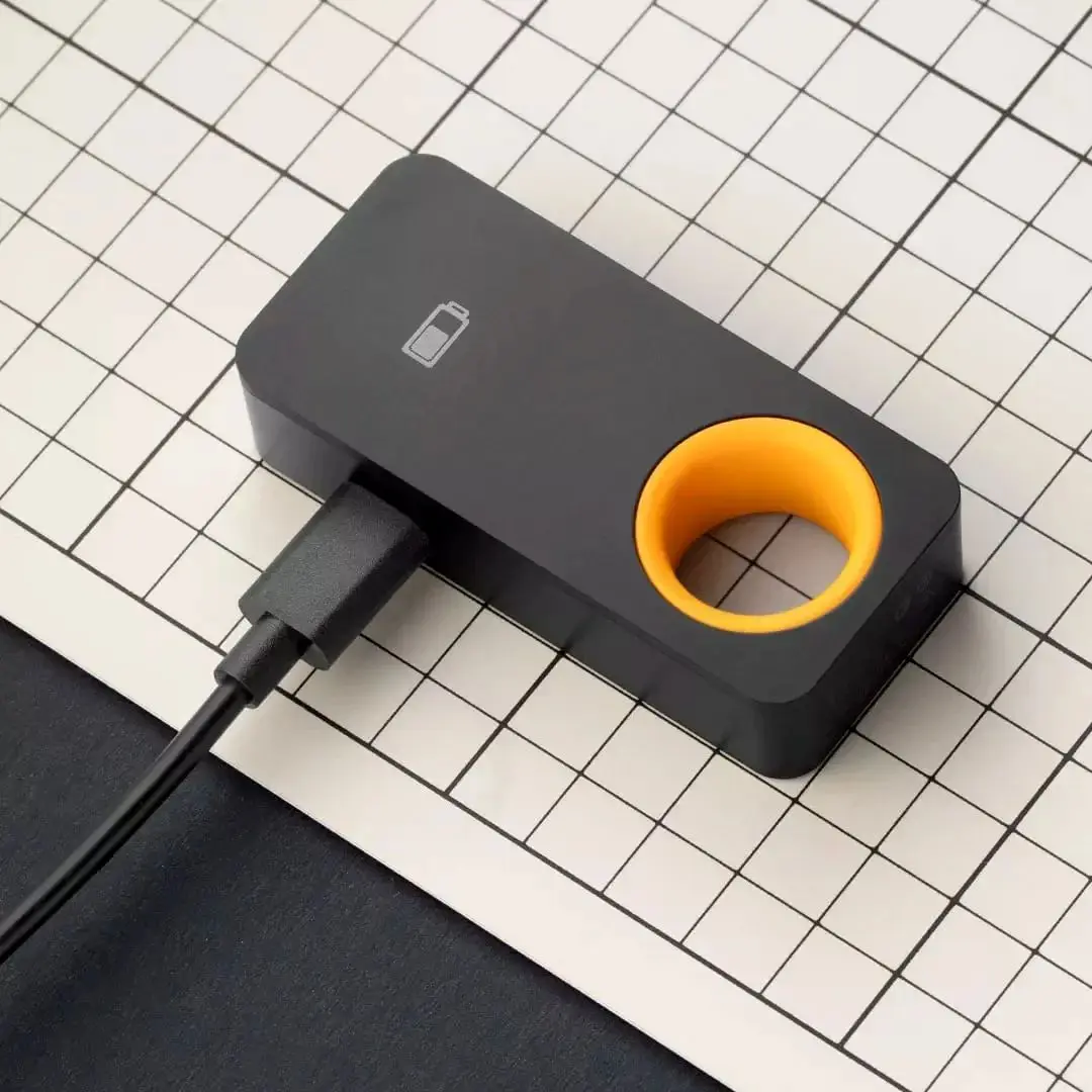 

High precision room instrument for infrared measurement with hand-held electronic ruler