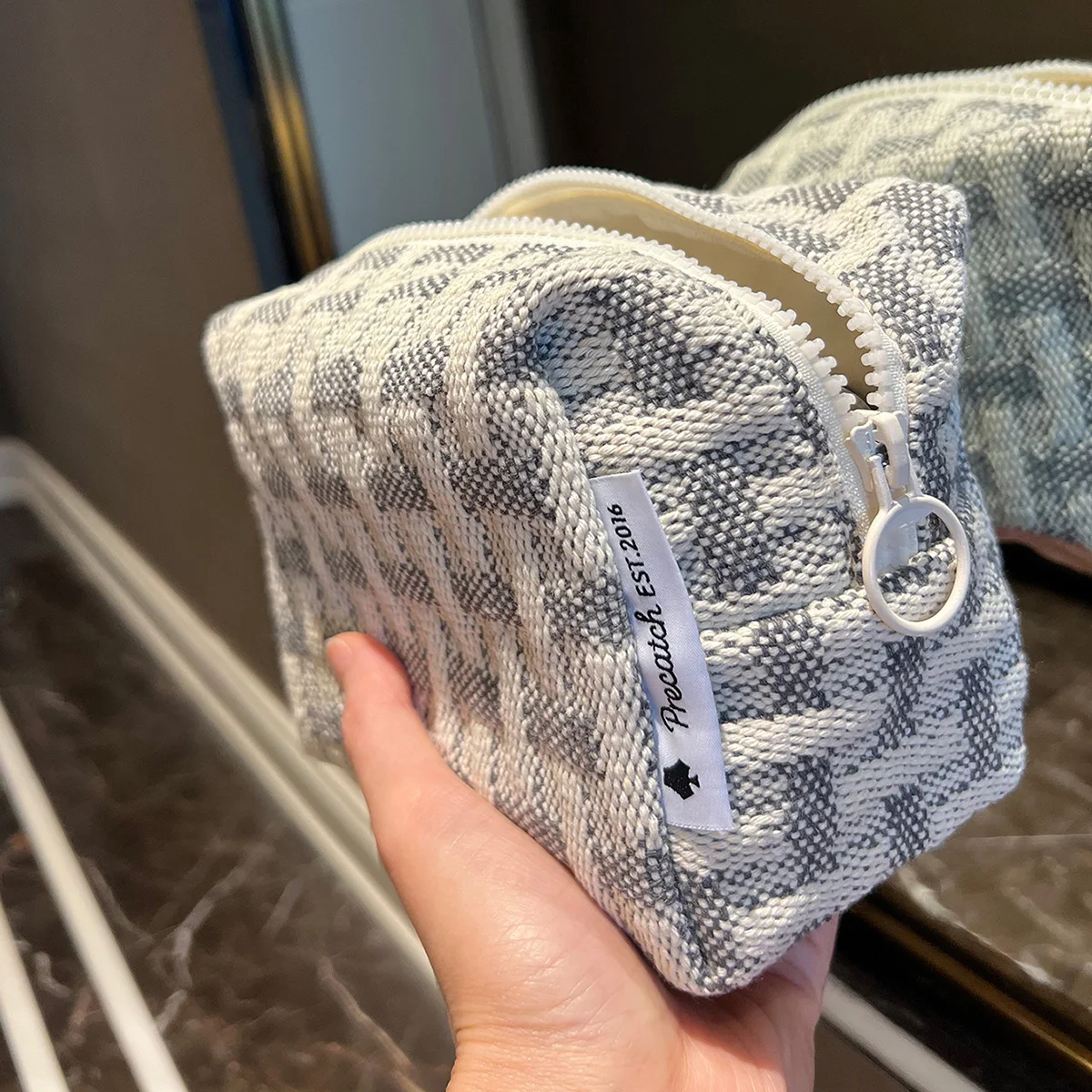 Classic Plaid Multifunctional Three-dimensional Makeup Bag with Large Capacity 6