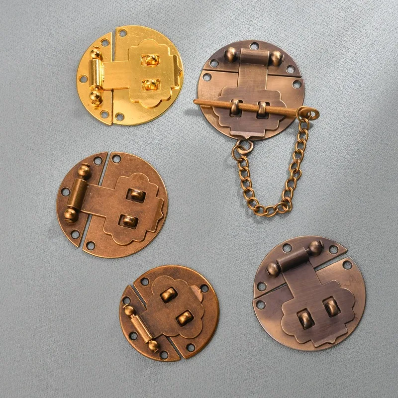 Round panel buckle Antique small buckle Zinc alloy lock padlock Iron leather box gift box wooden packing 1pcs