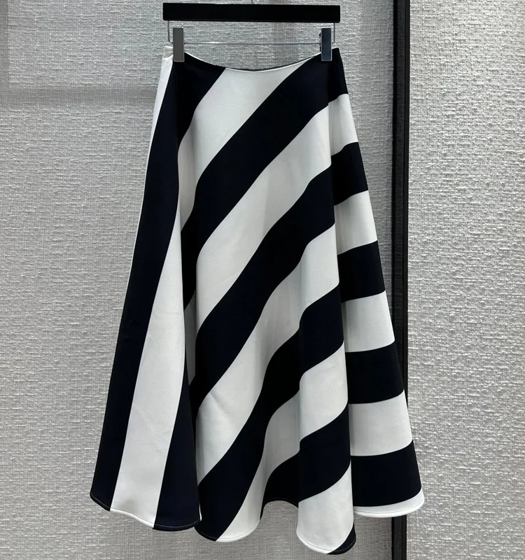 

23 Black and White Stripe Long Half Skirt French Elegant Intellectual Commuting High Waist Slim A-line Umbrella Swing Half Skirt