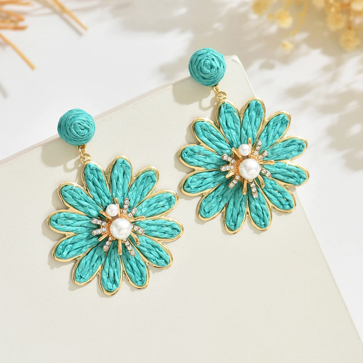 Boho Sweet Colorful Raffia Flower Drop Earrings for Women Handamde Elegant Imitation Pearls Rattan Knit Earrings Summer Jewelry