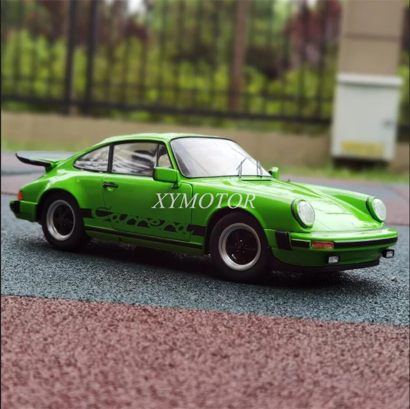 

Solido 1/18 For Porsche 911 930 3.0 Carrera Metal Diecast Model Car toys Hobby Gifts Green Collection Ornaments Display