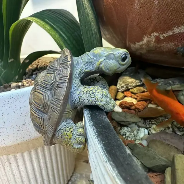 Hanging Turtle Pot Ornament 2