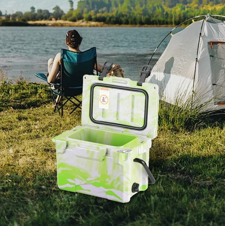 18QT Modern Outdoor Camouflage Green White Beer Cooler Box Rotomolded Insulated Camping Cooler With Backpack Handle For Food Use