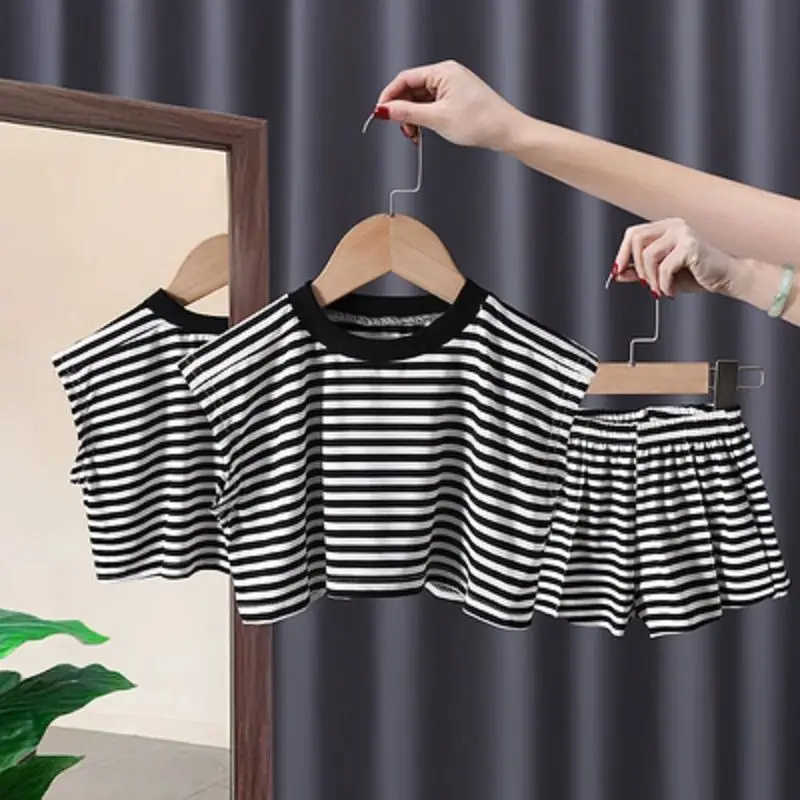 

New Girls Suit Casual Two-piece Suit Skirt Summer Kids Children's Retro Floral Shirt Short Skirt Little Girl Baby Foreign Style