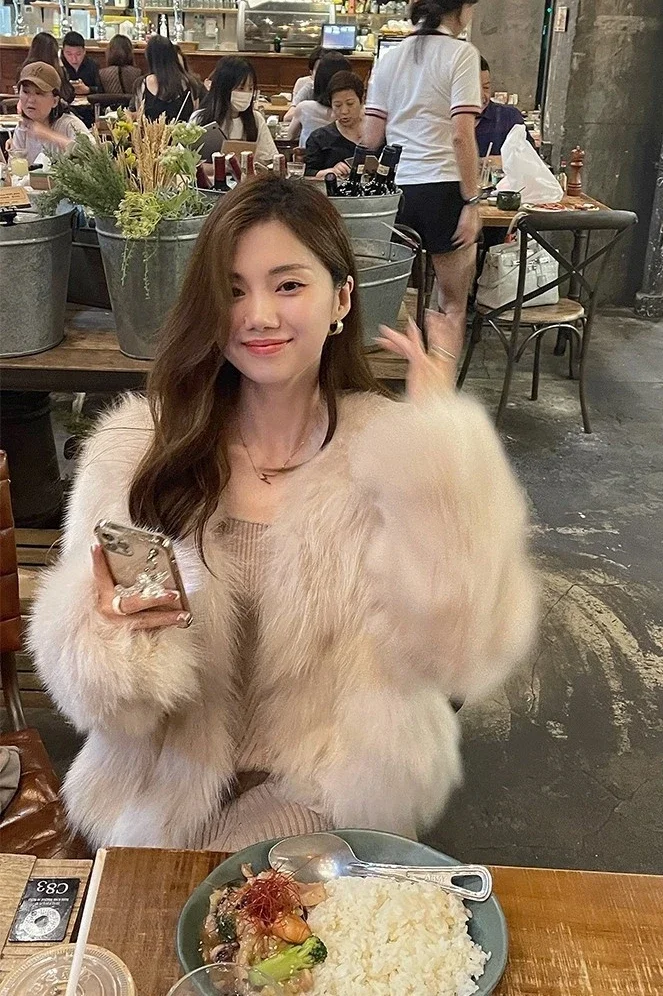 High-End Commute Style Long Sleeve V-neck Women Fox Fur Fur Coat 2023 Short Autumn and Winter Fashion Slim Fit Faux Fur Coat