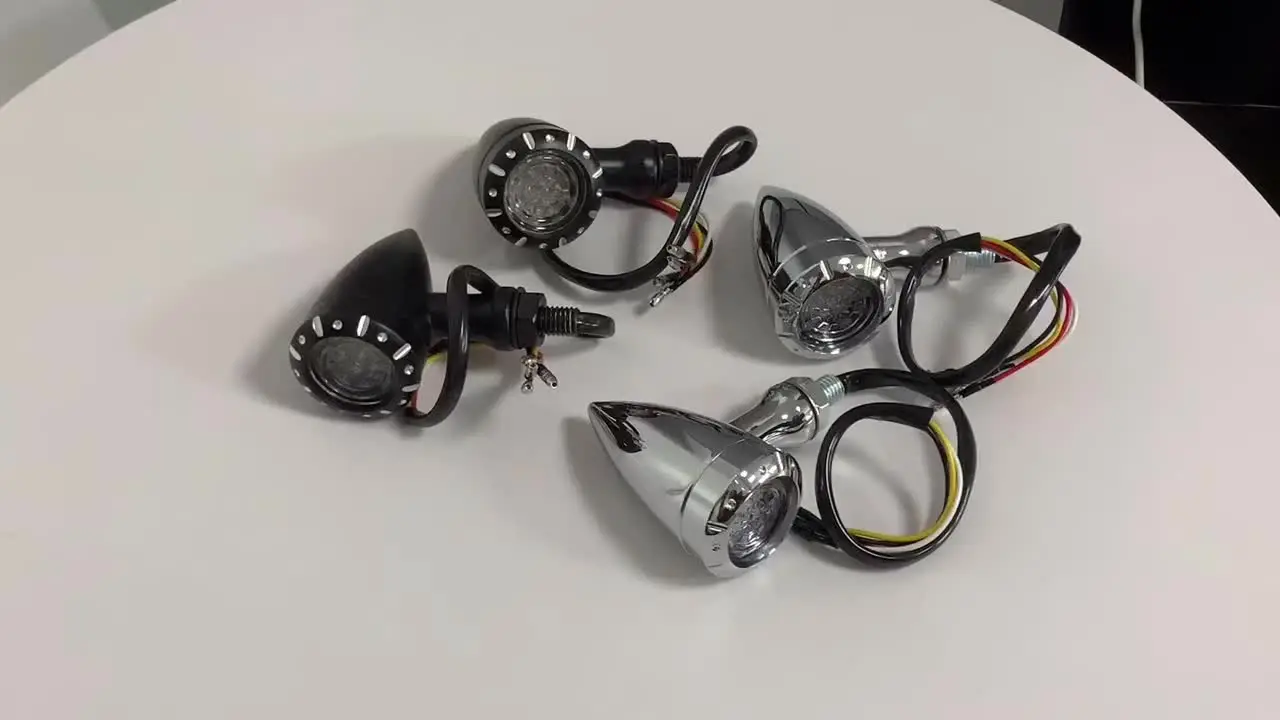 3 in 1 LED Blinker Licht Cafe Racer Anzeige Rücklicht Bremse Lampen Blinker Kompatibel Mit Harle Bobber Chopper Dyna Motorrad Lichter