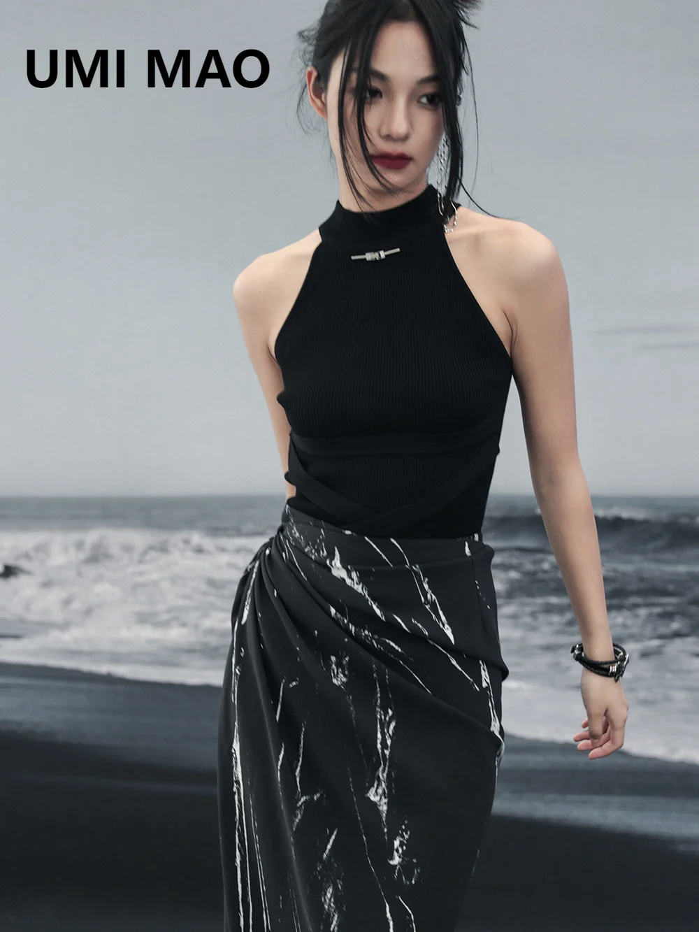 

UMI MAO Dark Hanging Neck Tank Top Feminino For Women's Summer New Simple Breathable Sexy Fit Knitted Strap Tops Femme