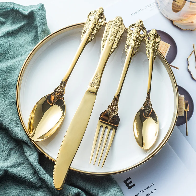 5pcs/set Stainless Steel Crown Handle Cutlery Set With Partial Gold Plating  And Embossed Steak Knives