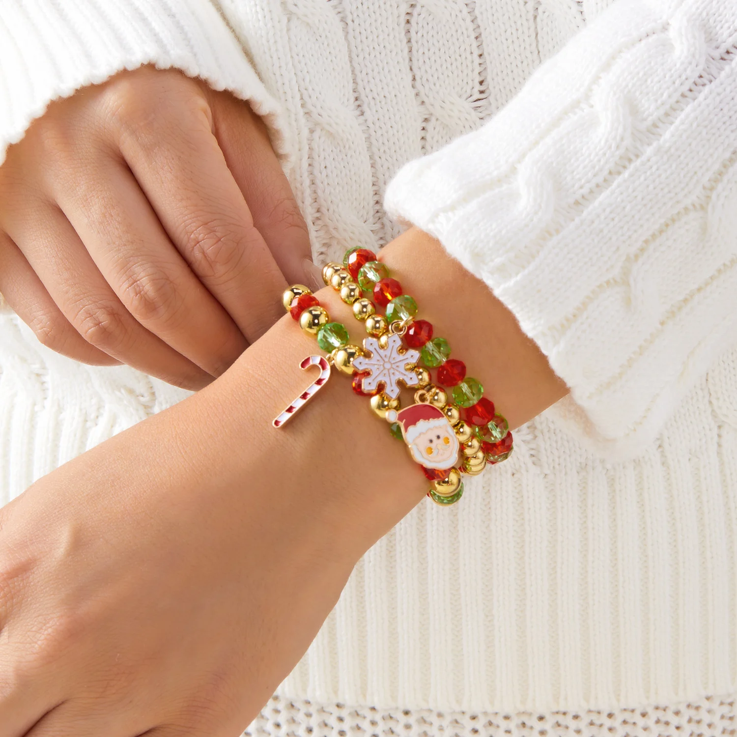 3-teiliges Set Weihnachts-Armbänder mit Roten und Grünen Kristallperlen für Frauen, Armbänder mit Weihnachtsmann- und Schneeflocken-Anhänger, Neujahrs-Schmuck – Detail 7