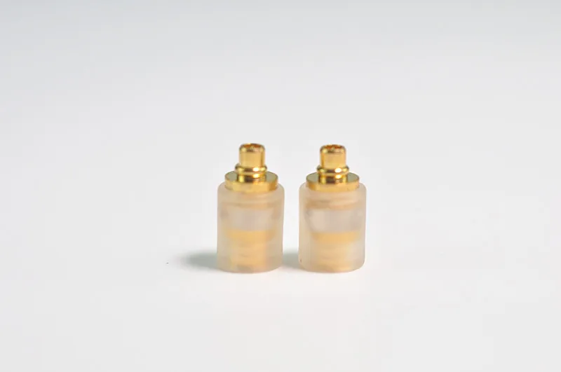 標準MMCX（雌）⇒ IE900　N5005等専用MMCX（雄）アダプタ　銀 Amazon.com: MMCX Adapter for IEMs, AKG N5005 & Sennheiser