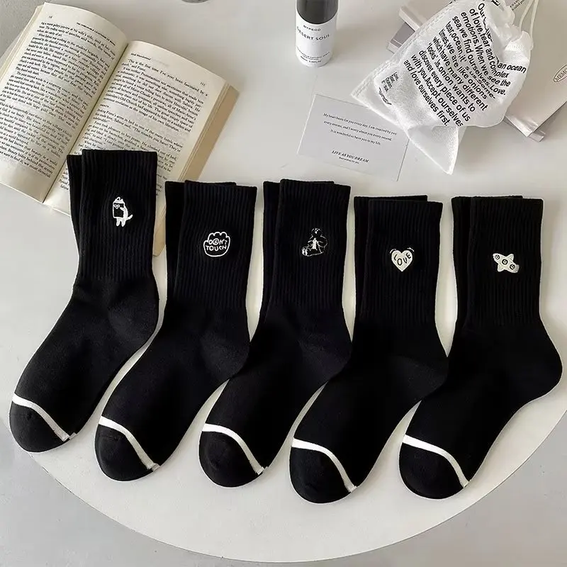 

Women's Socks Black White Casual Cartoon Cute Ladies Embroidery Socks Breathable Simple Sports Crew Socks Female Cotton Fashion