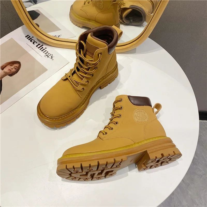 

Workwear Women's Martin Boots Genuine Leather Thick Sole British Style Lace up High Top Casual Short Boots