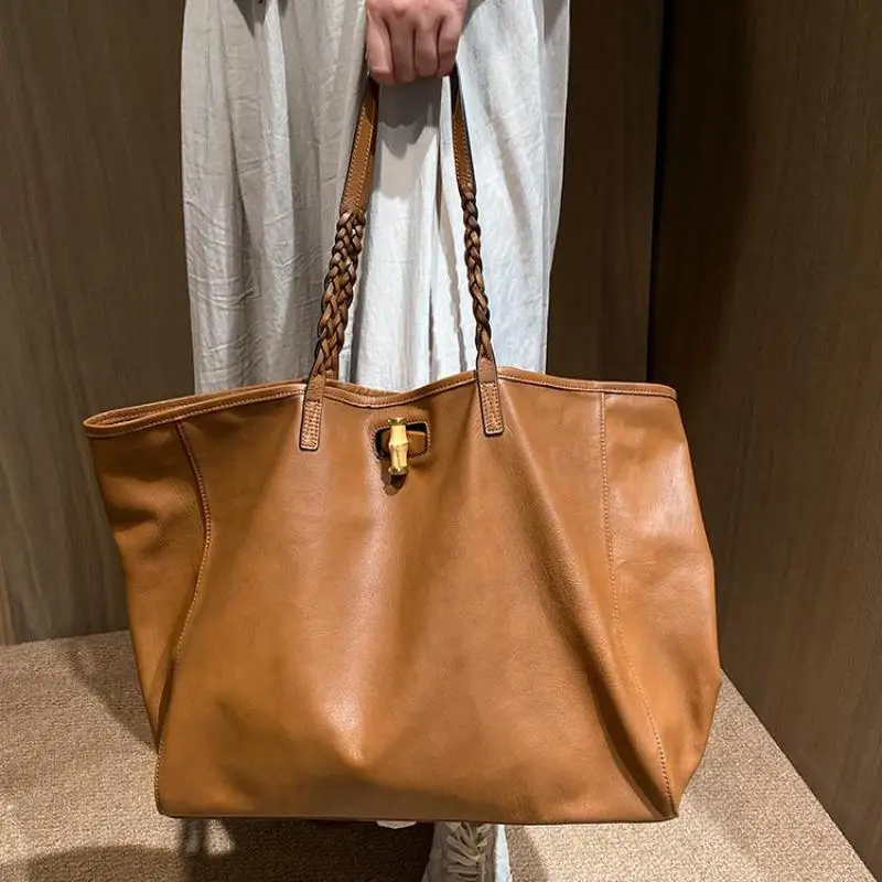 

Europe And The United States Fashion High-quality Leather Shoulder Women's Bag Large Capacity Portable Simple All-match Tote Bag