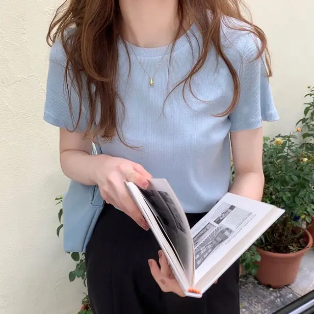 유럽 스타일의 독특하고 세련된 스레드 짧은 소매 티셔츠
