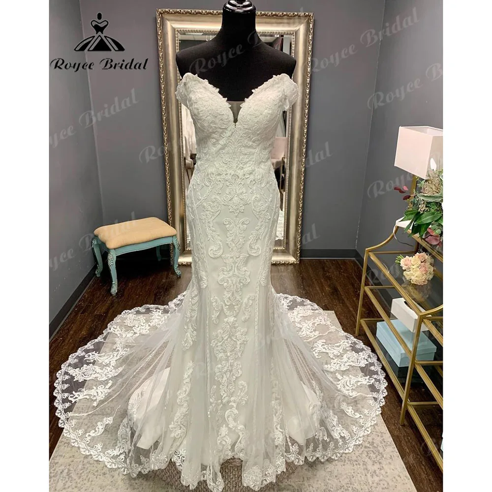 

Vintage Off the Shoulder Mermaid/Trumpet Wedding Dress Lace Appliques Backless 2023 Court Train