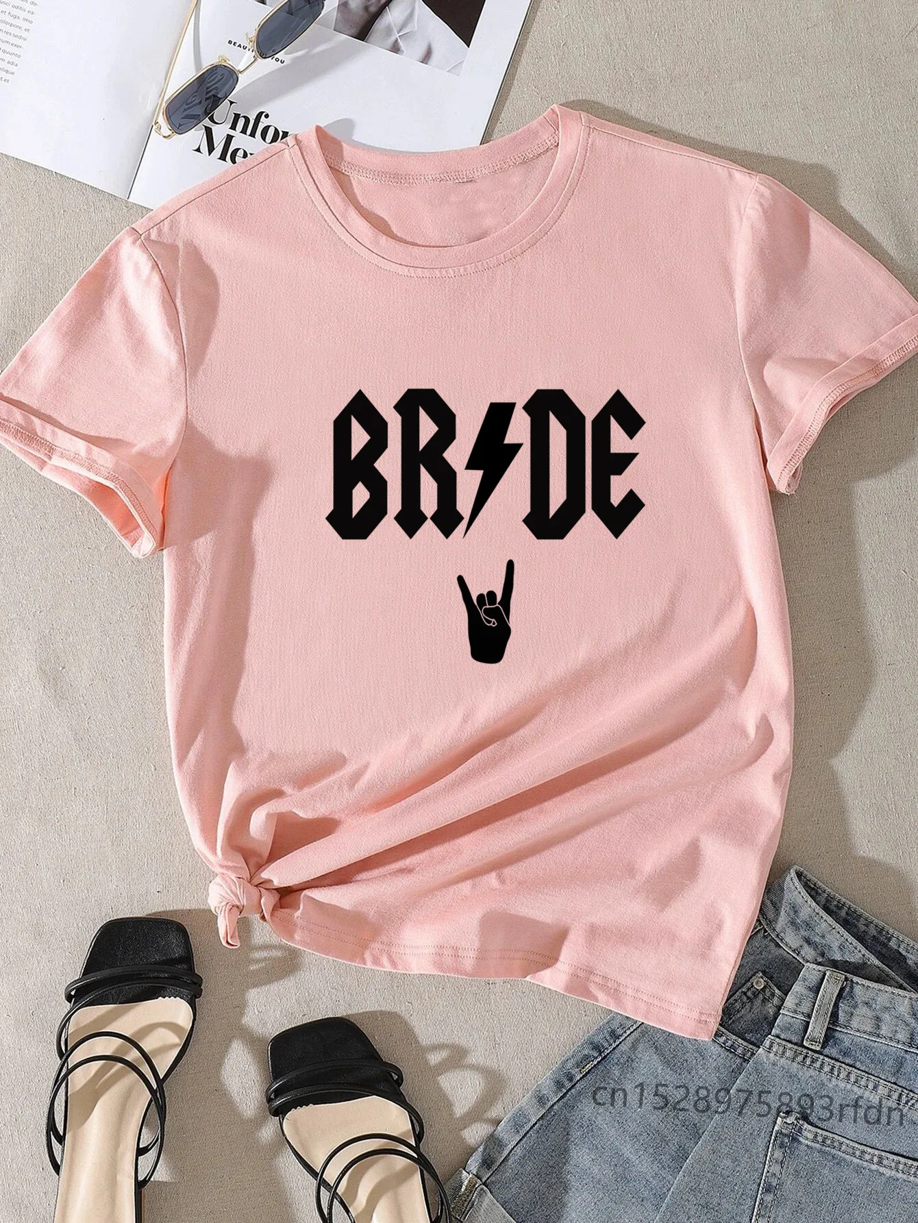 Рисунок 6 - Женская футболка с коротким рукавом