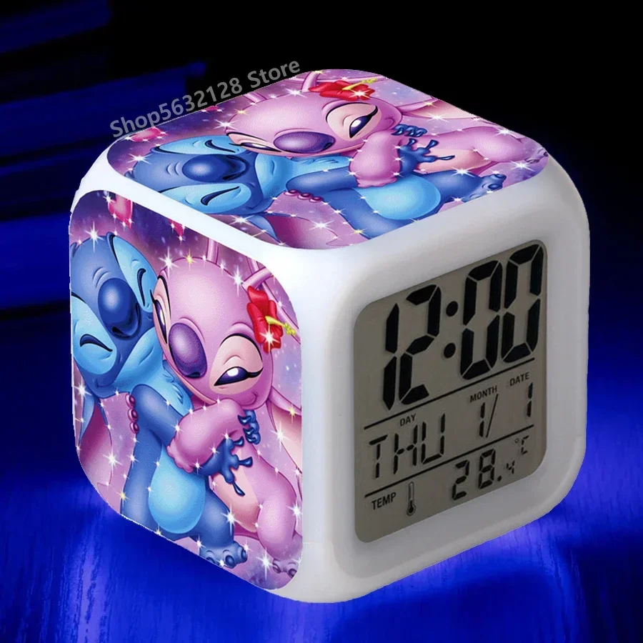 thumbnail image 4 of Despertador de Disney Stitch con luz nocturna que cambia de color, 7 luces LED, anime Lilo & Stitch, decoración de escritorio para el hogar, regalo de cumpleaños para niños, 4 of 5
