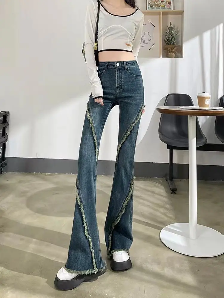 ti1657435288tlc5cc17e395d3049b03e0f1ccebb02b4d  Jeans and t shirt outfit,  Black bootcut jeans, Bootcut jeans outfit