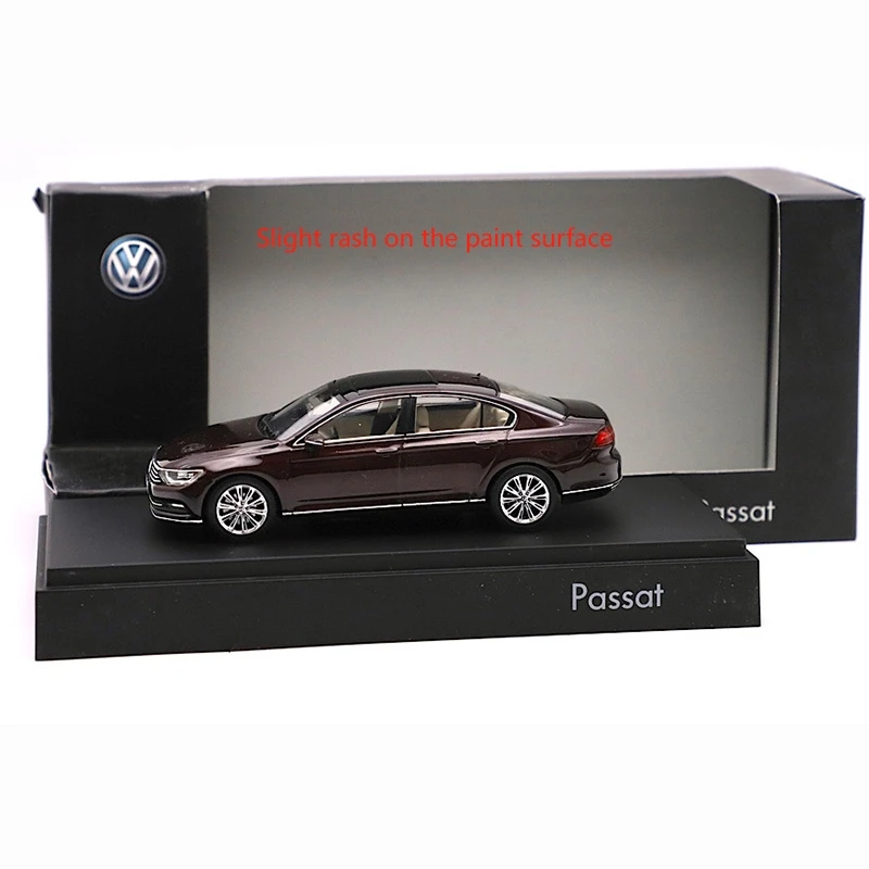 Die-cast 1:43 Scale Volkswagen Passat B7 Sedan Version Simulation