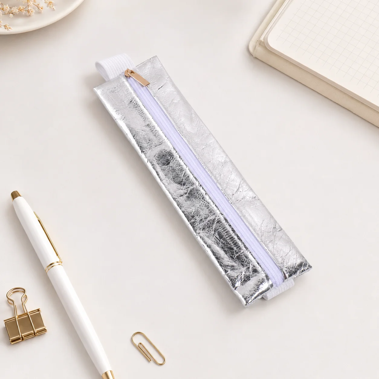 Elegant Striped Pencil Case - Portable Stationery Organizer and Desktop Decoration, Perfect Exquisite Gift