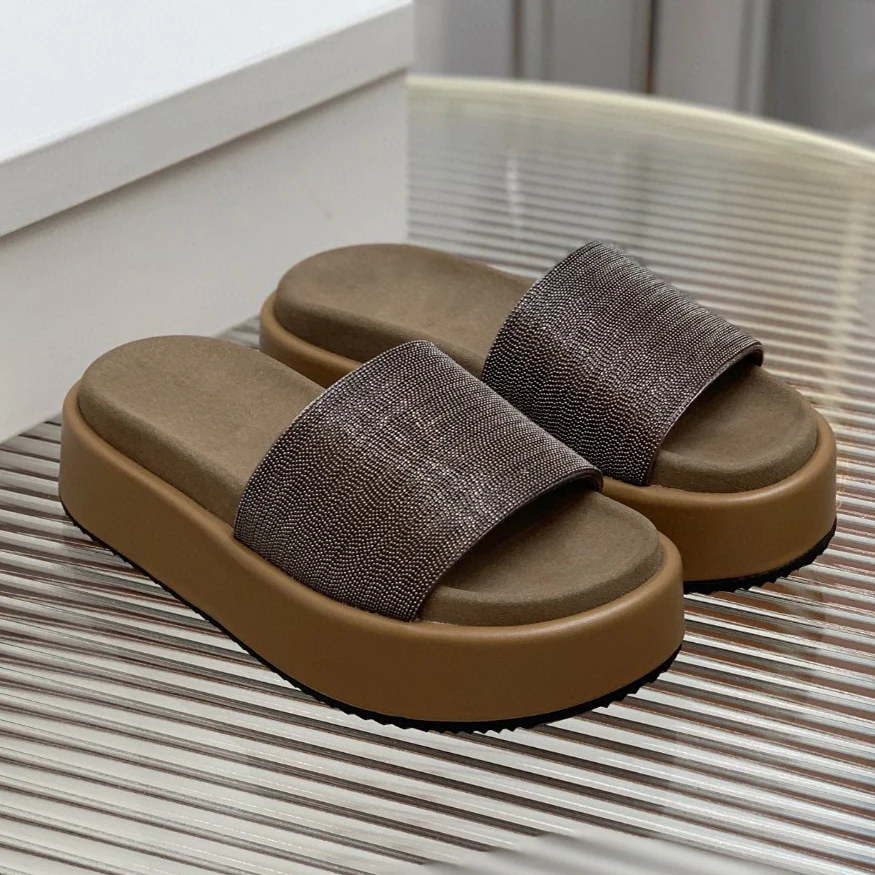 Plataforma do couro genuíno deslizadores, chinelos confortáveis do verão