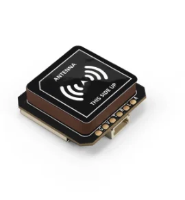 Module GPS GEPRC GEP-M10 Nano installé sur un châssis de drone, assurant une réception rapide du signal satellite.