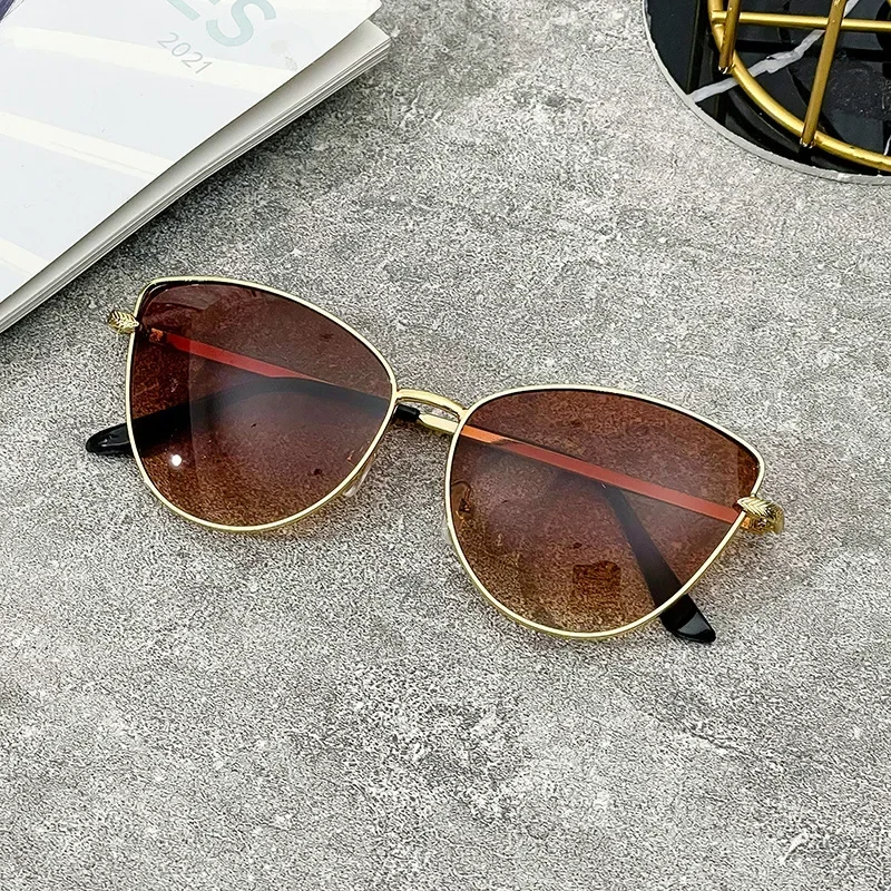 Small Vintage Cat Eye Men Sunglasses Metal Frame - Image 5