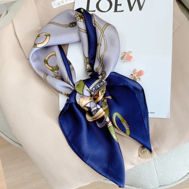 

Luxury Brand Printed Head Scarf Autumn And Winter Travel Shawls 2022 Sunscreen Silk Scarves Popular New Women's Square Kerchief