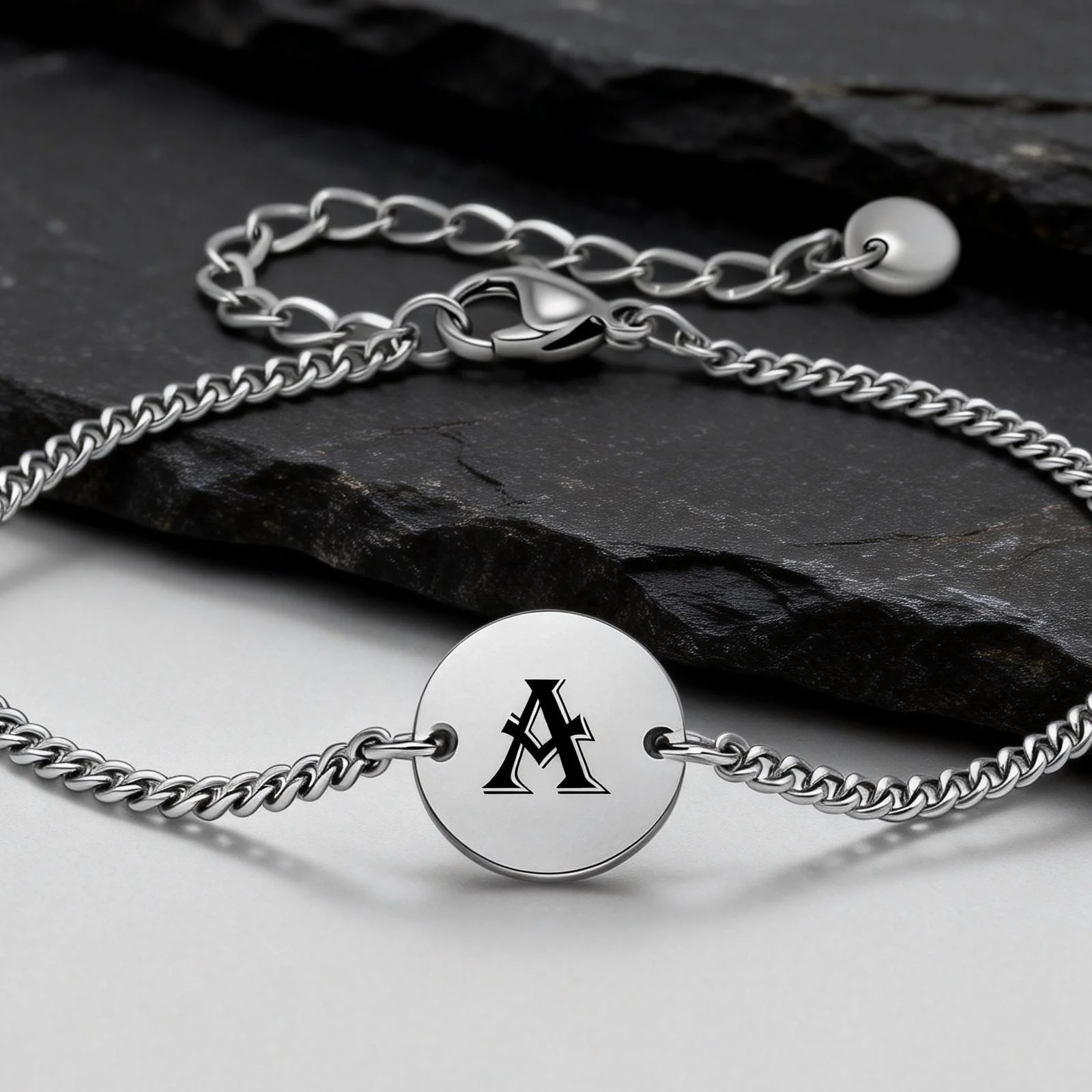 Initialen-Kettenarmband für Männer und Jungen, Edelstahl-Alphabet A-Z 26 Buchstaben Verstellbares Armband, Lässiges Schmuckgeschenk – Detail 4
