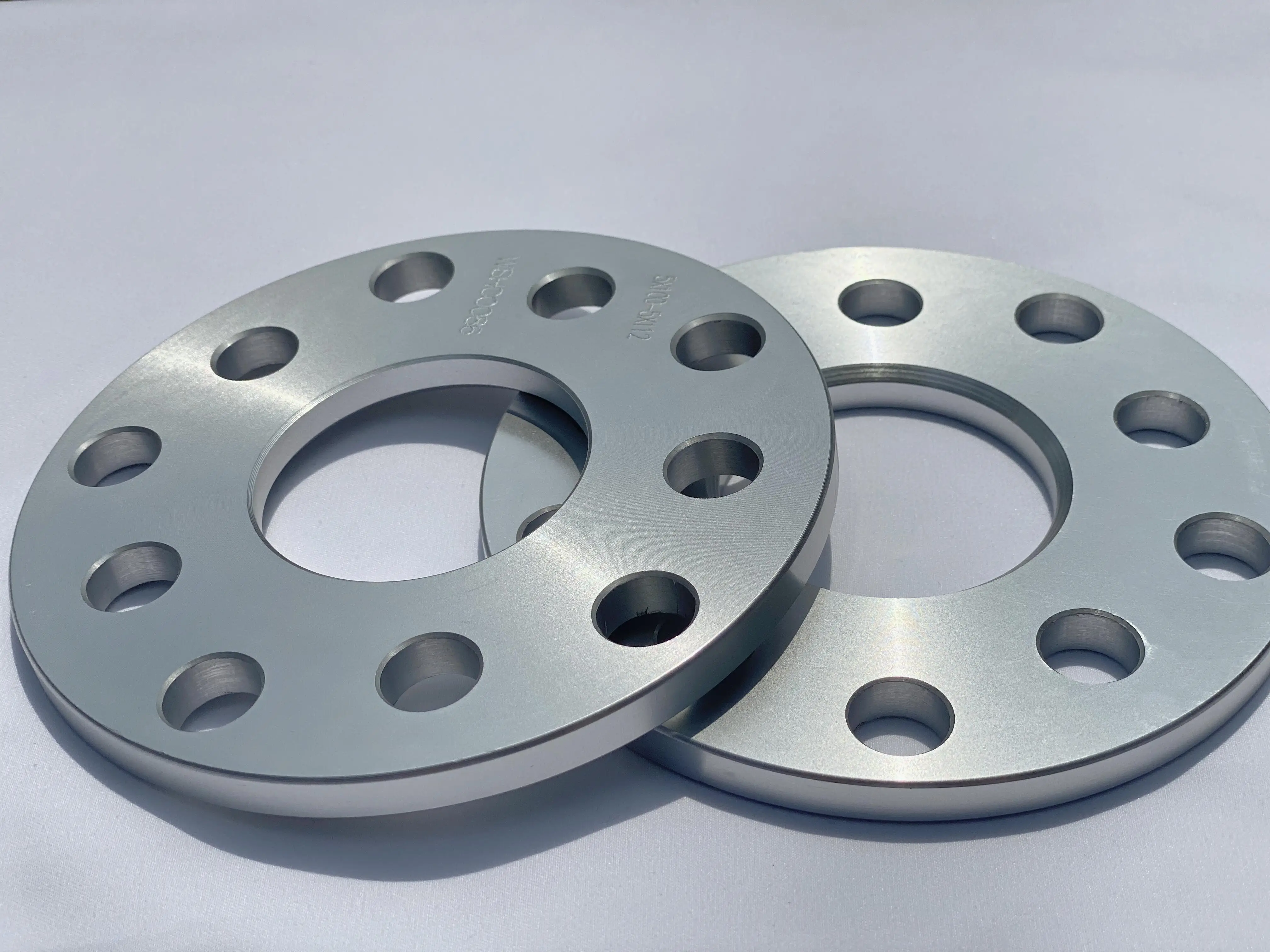 2pcs 8mm Wheel Spacer Adapters PCD 5x100 / 5x112 Center Bore 57.1mm Suit for Volkswagen Universal Series Car