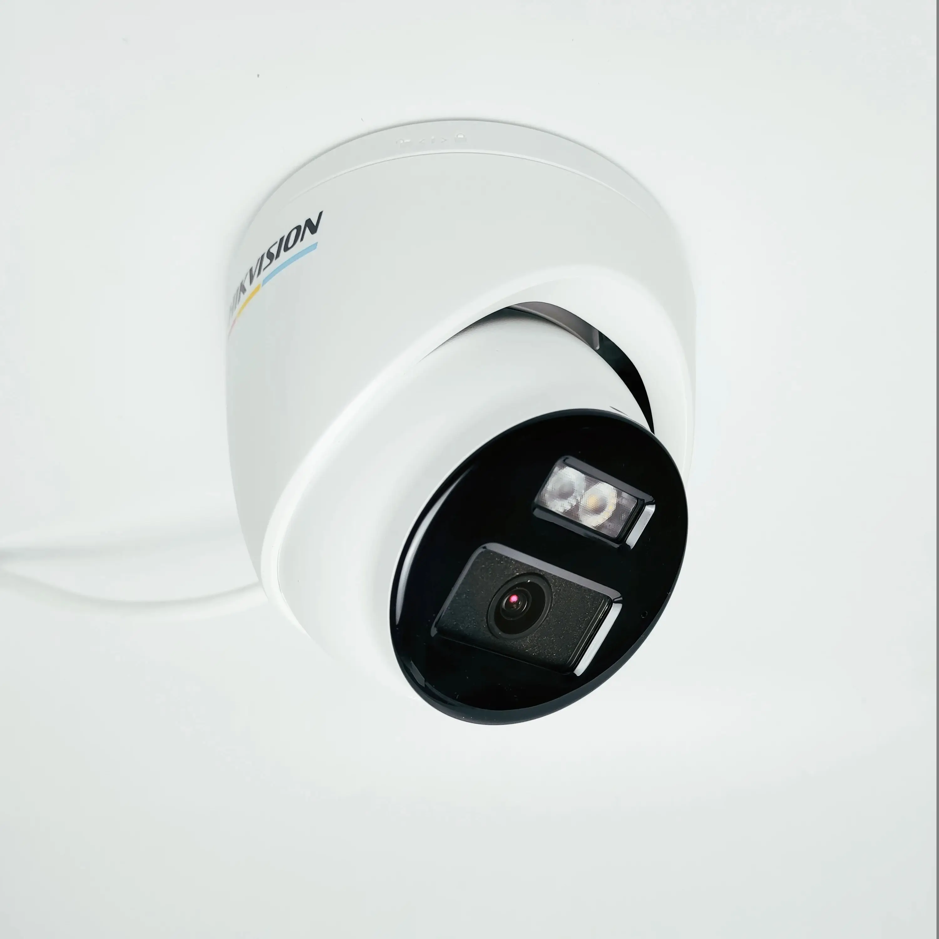 كاميرا Hikvision DS-2CD1347G2H-LIUF وDS-2CD1347G2H...