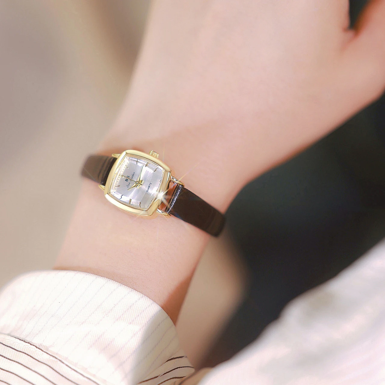 New Ladies Watches Simple Vintage Leather Strap Watch For Womens Small Dial Waterproof Quartz Wristwatches Relogios Feminino