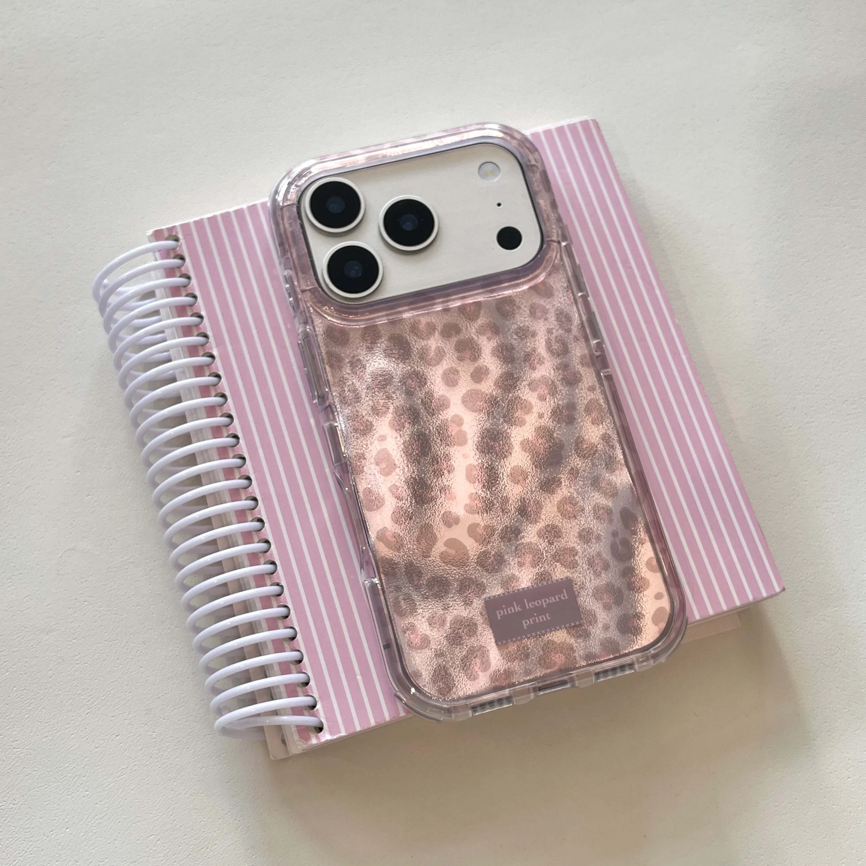 รูปสินค้า เคสกันกระแทกลายเสือดาวสีชมพูสำหรับ iPhone