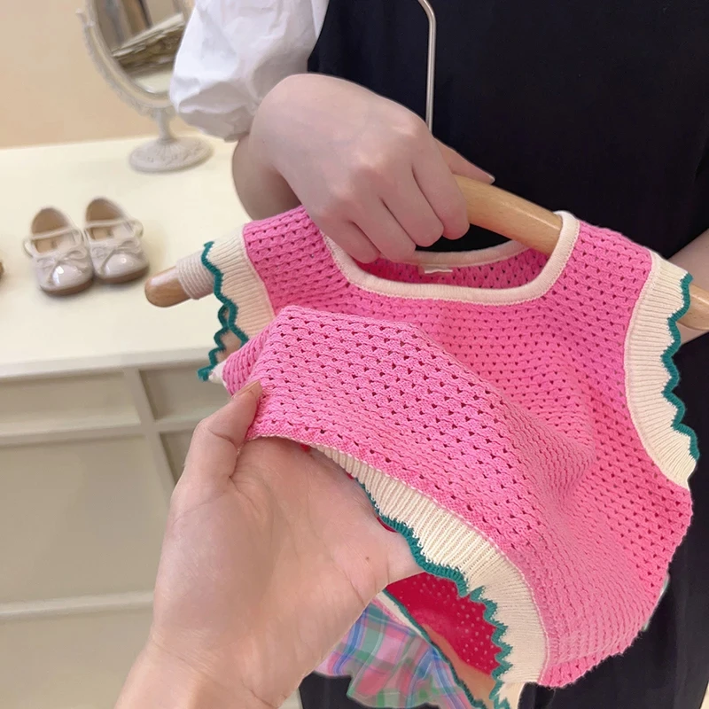 مجموعات ملابس الفتيات 2025 الصيف الكورية الوردي رقيقة محبوك فتاة مجموعة الأطفال جوفاء تنفس سترة زهرة برعم السراويل قطعتين